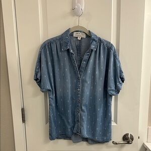 Cloth & Stone - Light Denim Short Sleeve Button-Up Shirt